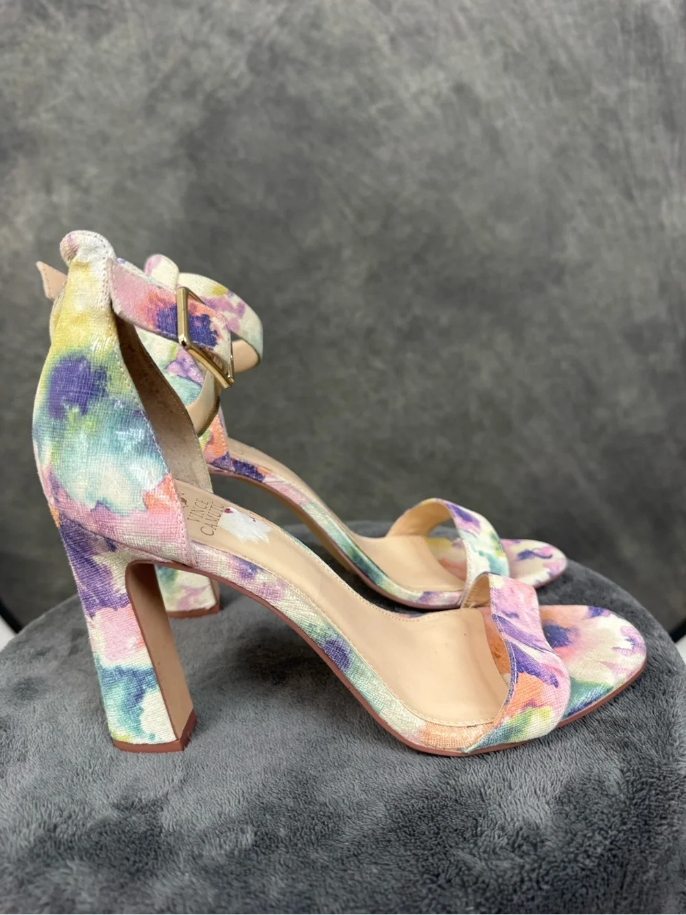 Vince Camuto Floral Ankle Strap Block Heel Sandals Size 9M / 40 - Picture 6 of 10